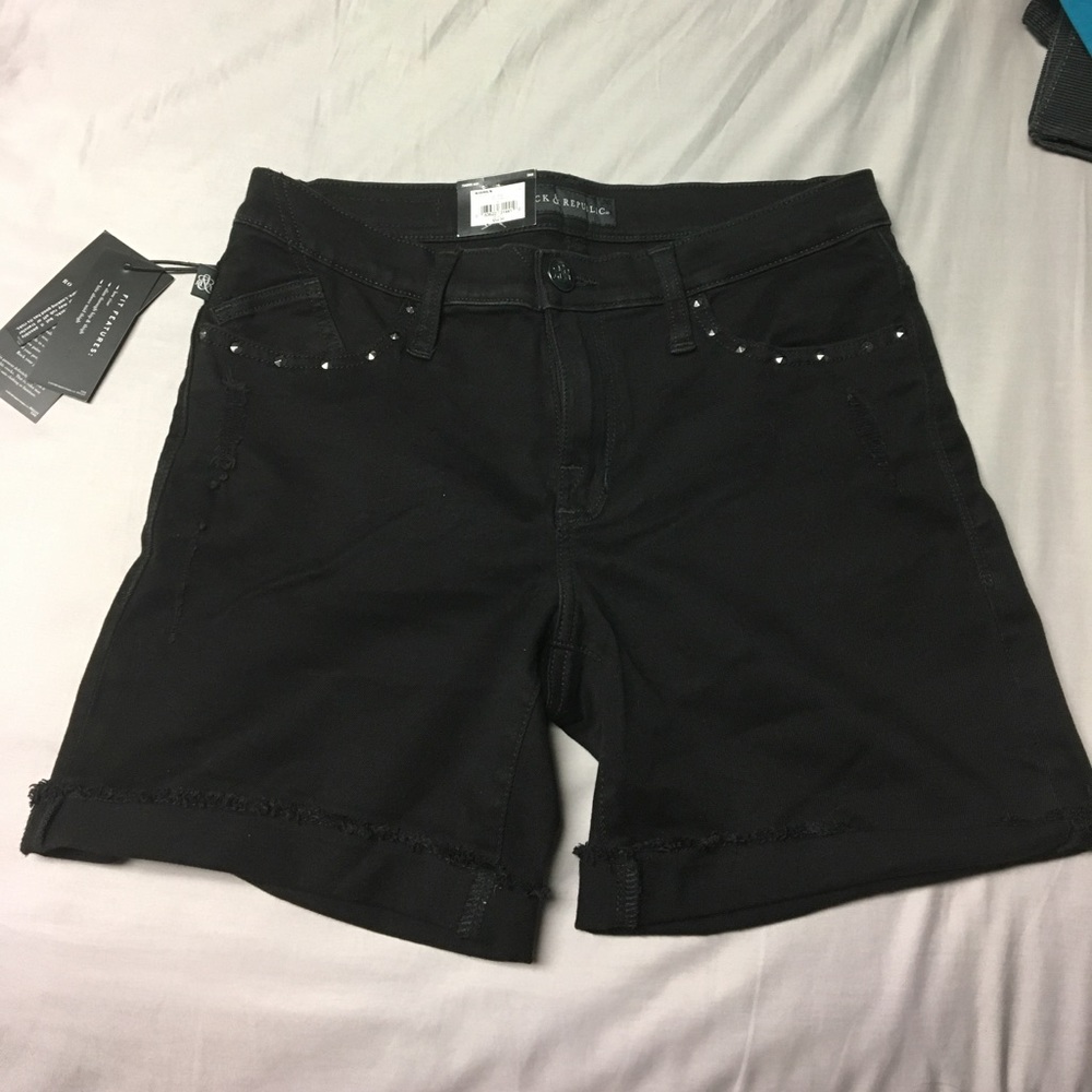 Mid length shorts