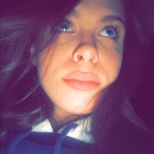 Meet your Posher, Leah