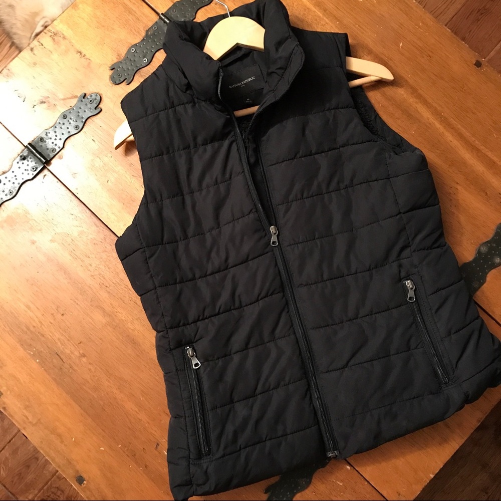 Banana Republic Puffer Vest - Womens Size Medium