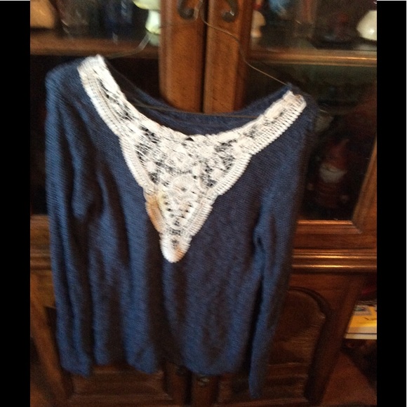 Top - Picture 2 of 3