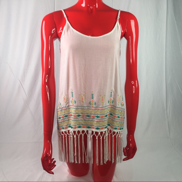 🔻2 for $10 🔻• Entro • embroidered tassel tank - Picture 2 of 7