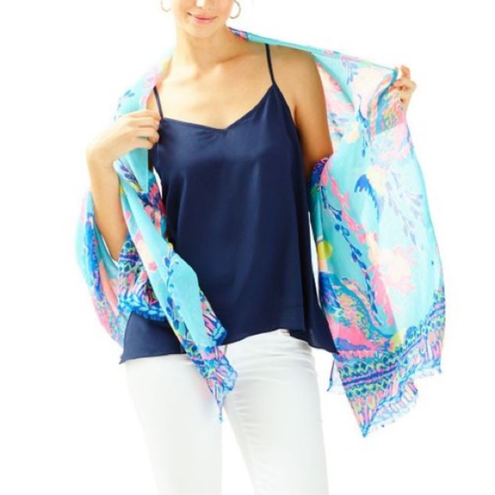 Lilly Pulitzer Resort Scarf - Picture 2 of 6