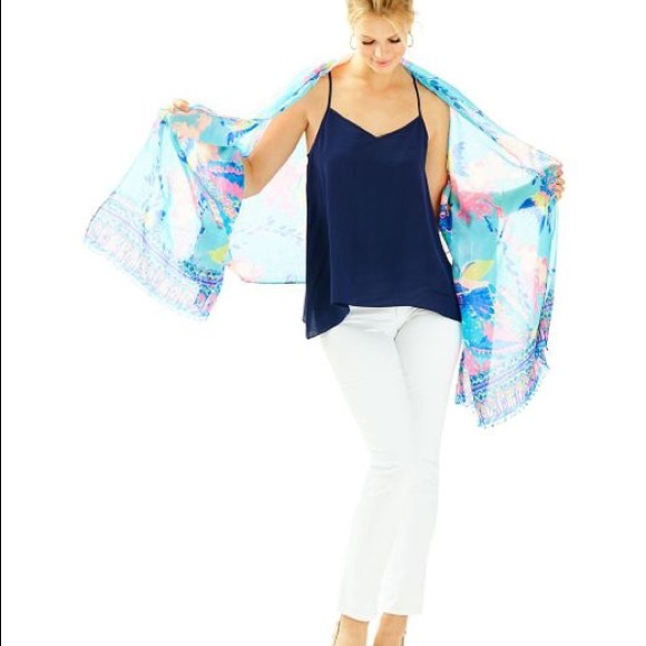Lilly Pulitzer Resort Scarf - Picture 4 of 6