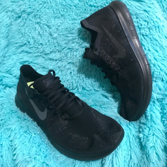 Men's Nike Fee RN Flyknit sz10 Men's Nike Fee RN Flyknit sz10