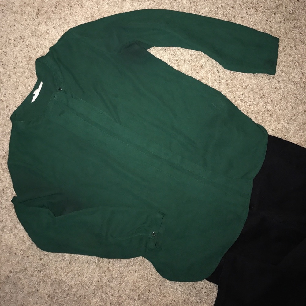 Gorgeous EUC** Olive and Oak blouse