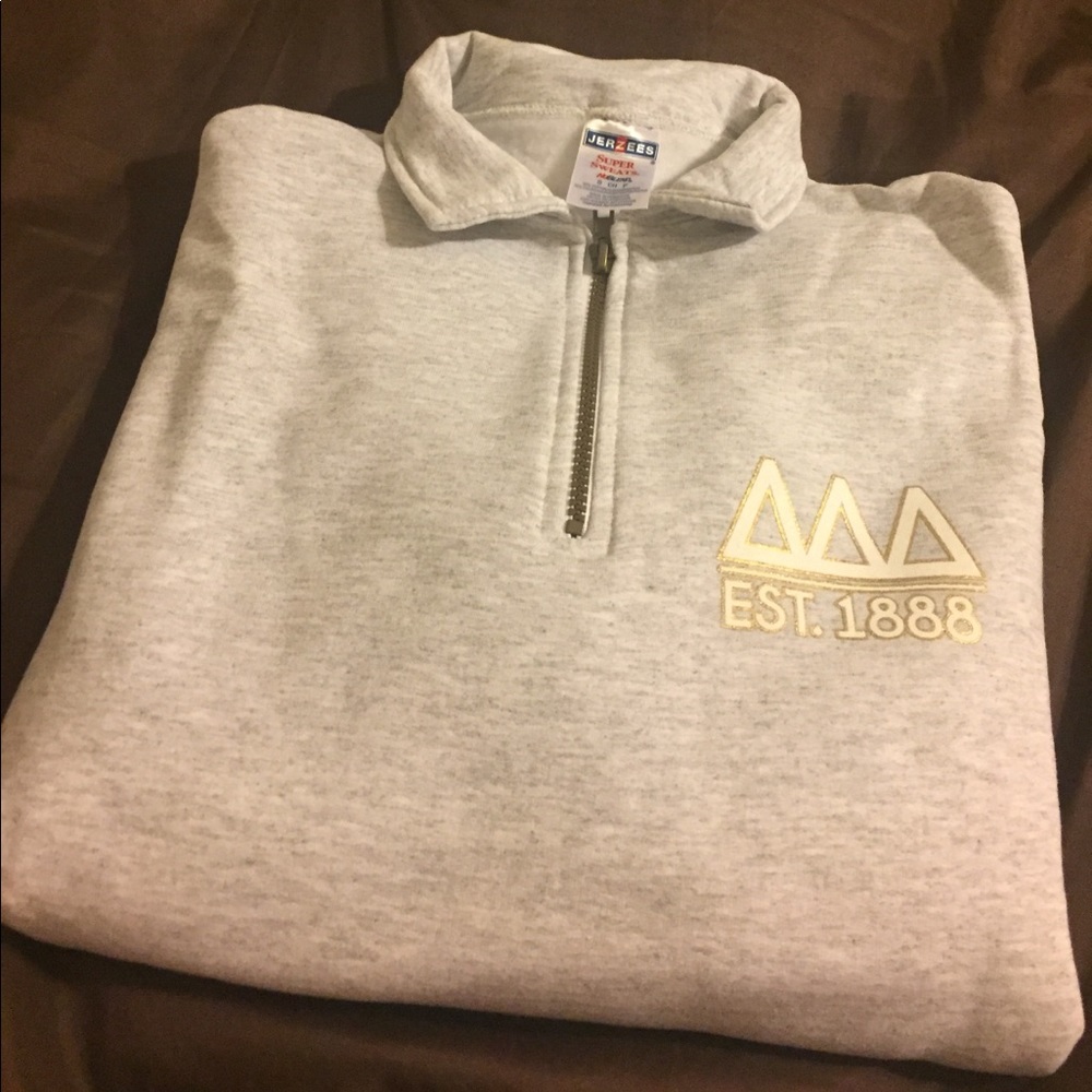 New Tri Delta 1/4 Zip sweater ΔΔΔ