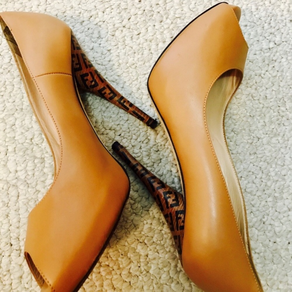 Fendi peep toe