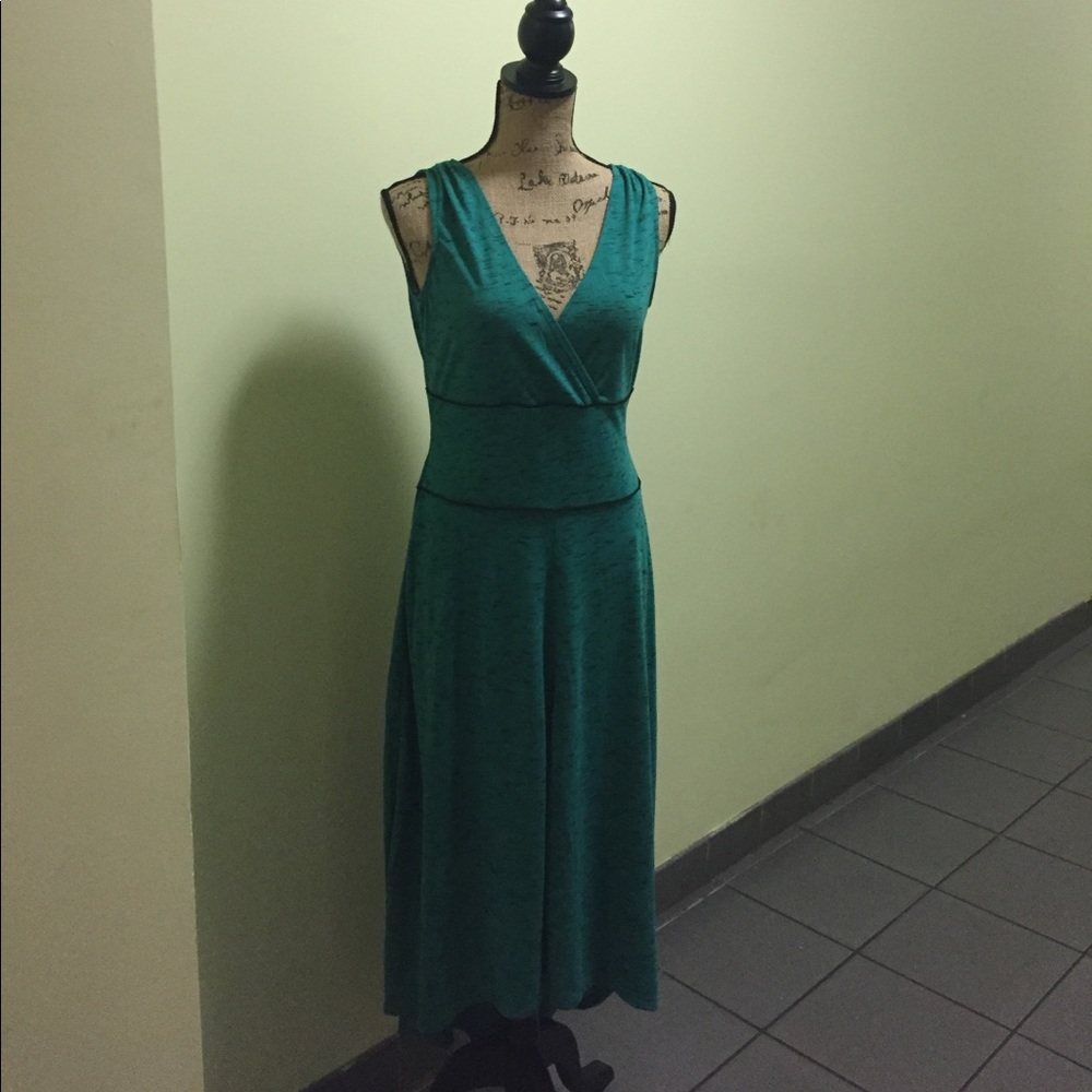 AVON Maxi train tail dress 👗🖤👗