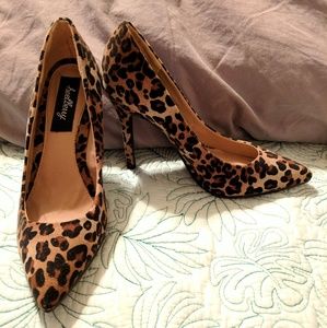 Heelberry pumps