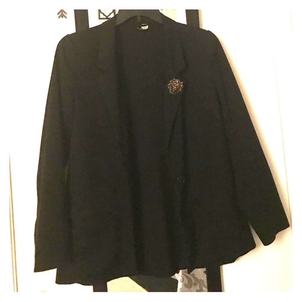 Black Boyfriend Blazer w/ Lion Brooch