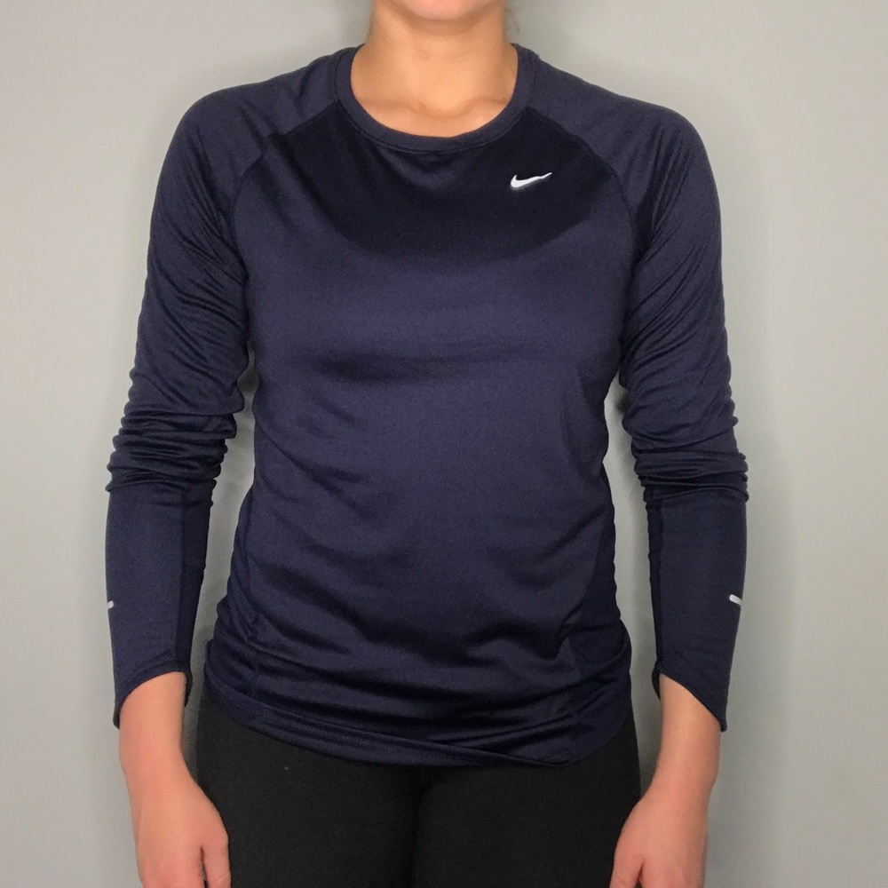 Nike long sleeve drop-fit shirt