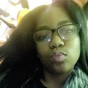 Meet your Posher, Yasmine