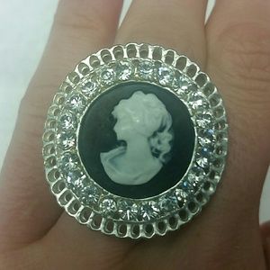 Cameo rhinestone cocktail ring