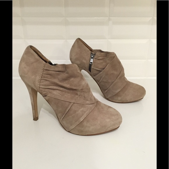 ZARA WOMAN - Suede Ankle Booties - Grey Taupe - Picture 2 of 6