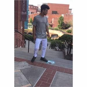 Meet your Posher, Emanuel