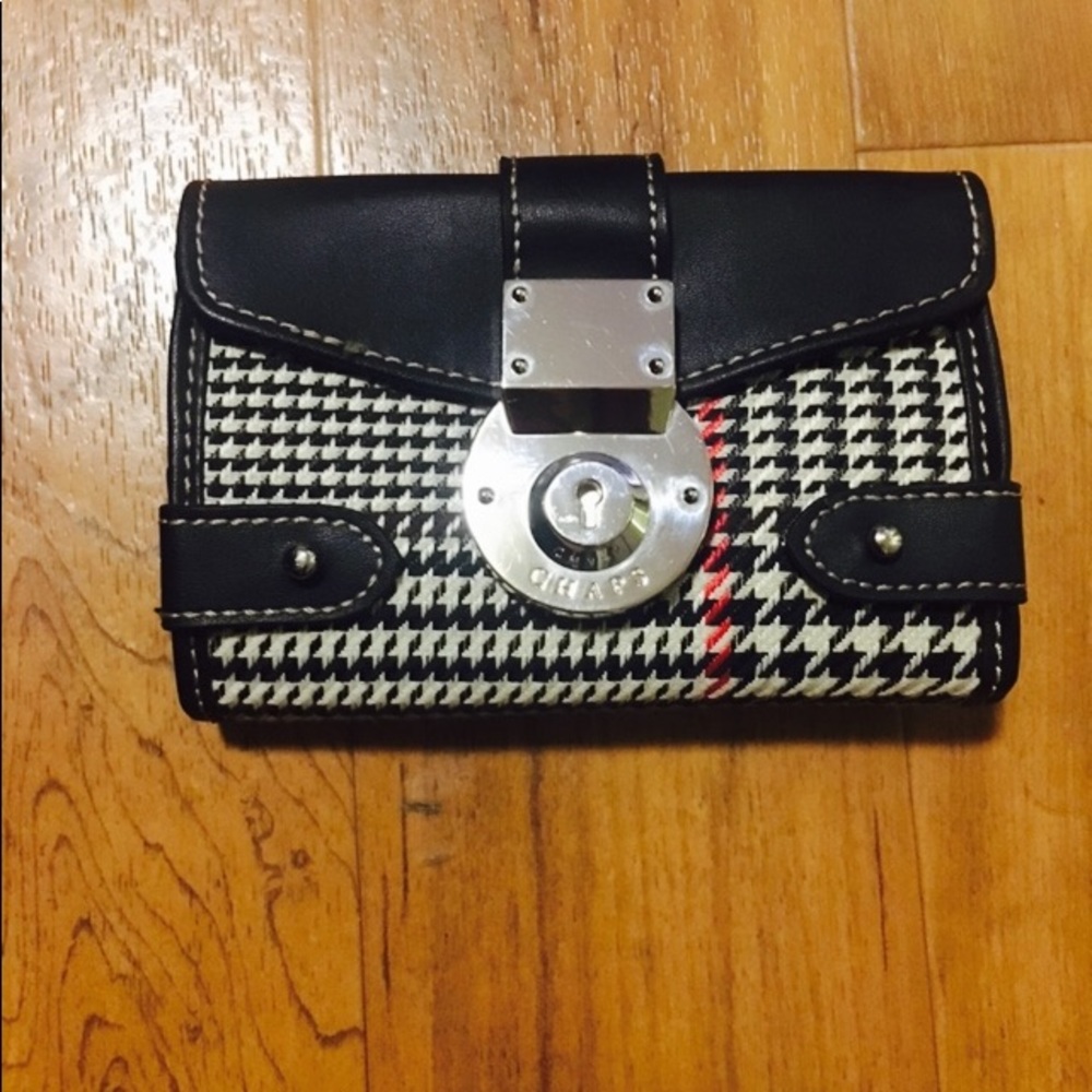 🔐Chaps houndstooth folding wallet 🔐