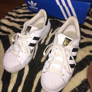 Adidas Superstar Women Size 6