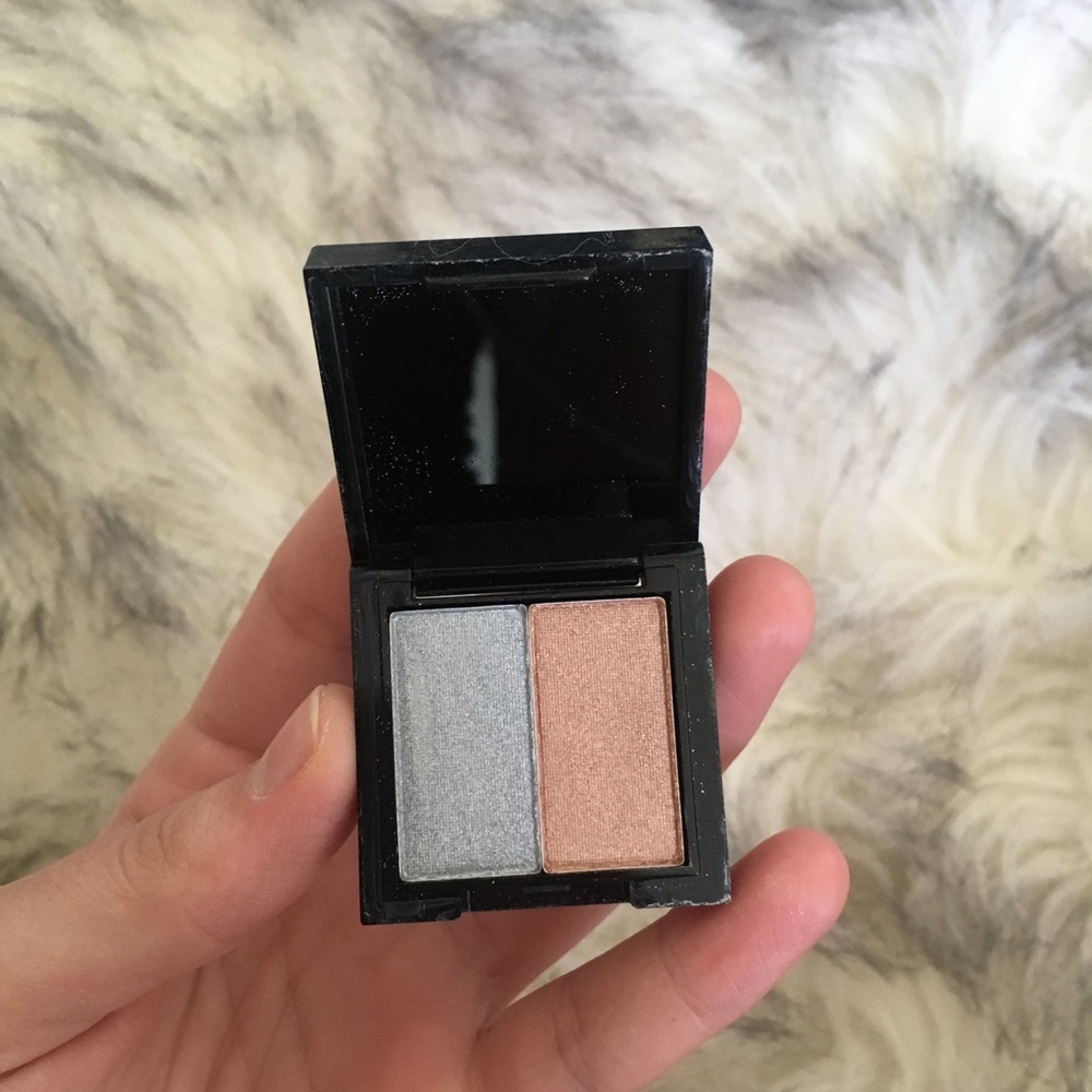 Eyeshadow - Picture 3 of 3