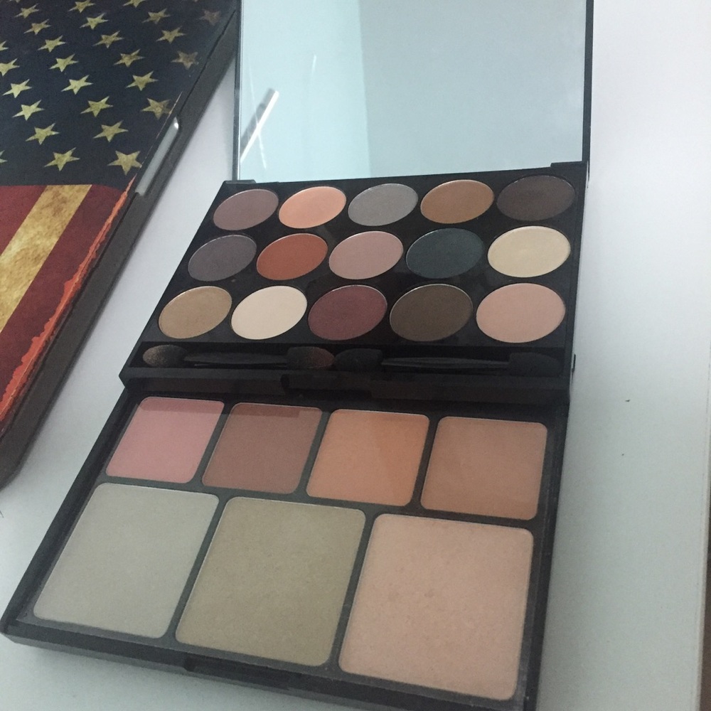 Nyx eyeshadow cheek blush highlighter palette