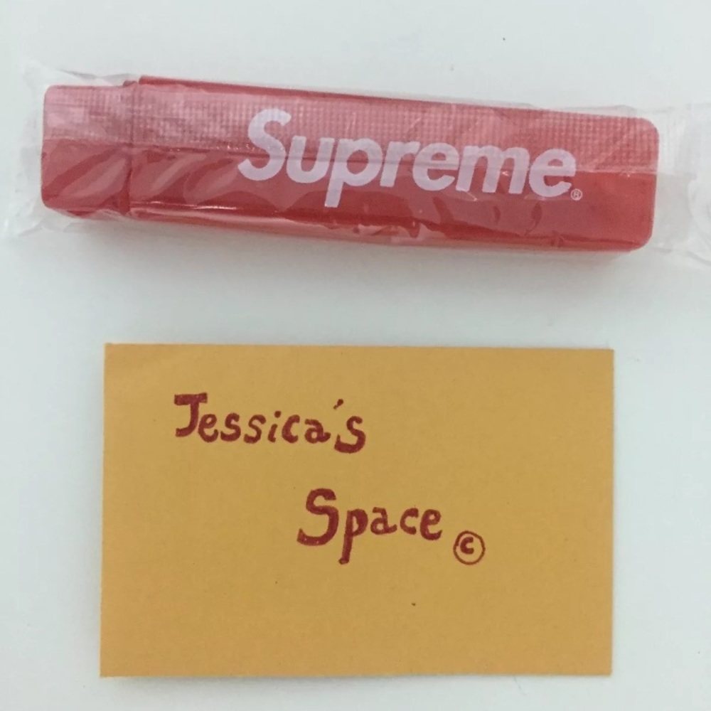 Supreme portable toothbrush FW2017 bogo red