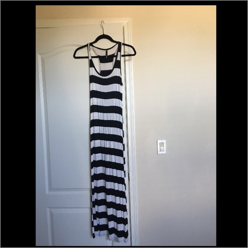 Dress - Picture 6 of 8