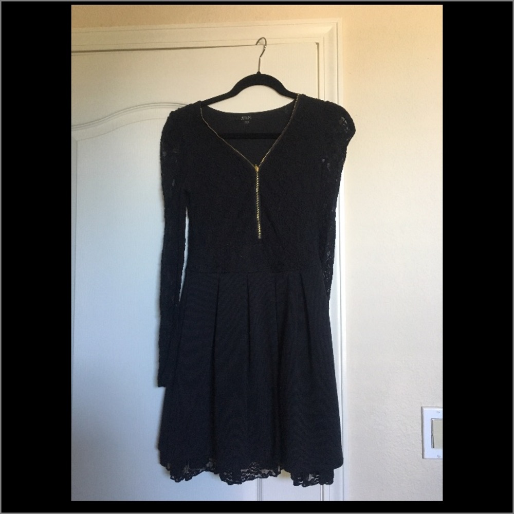 Dresses - Picture 3 of 8