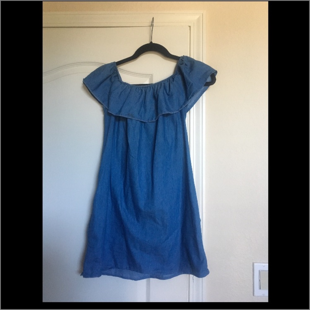 Dresses - Picture 4 of 8