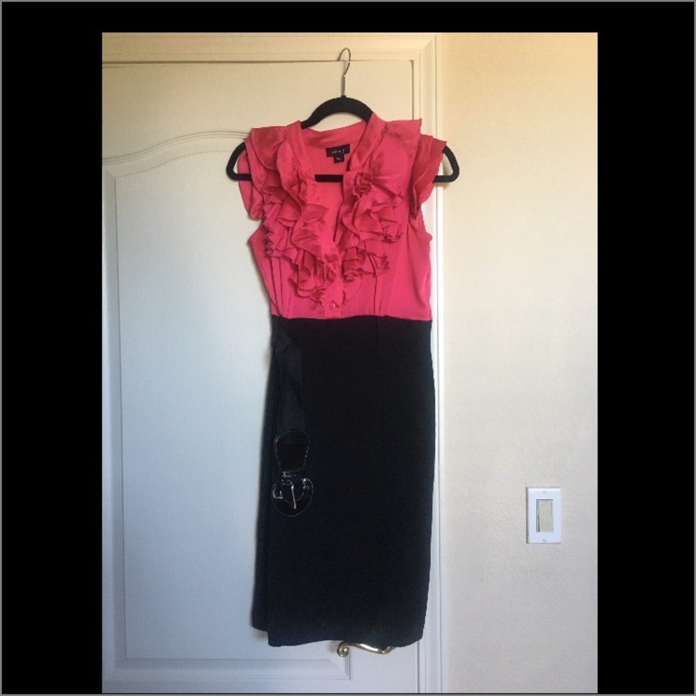 Dresses - Picture 7 of 8