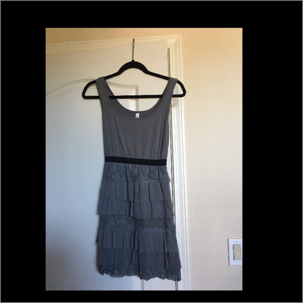 Dresses - Picture 8 of 8