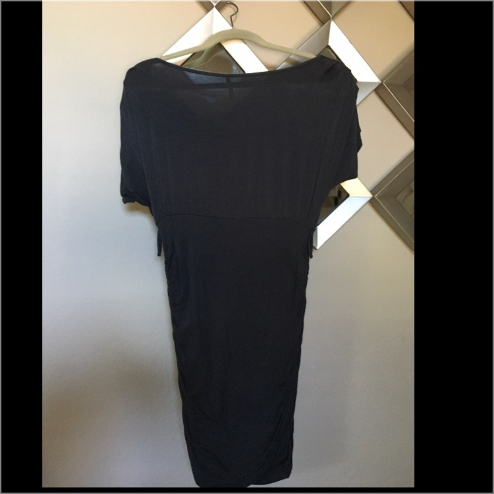 Dresses - Picture 2 of 6