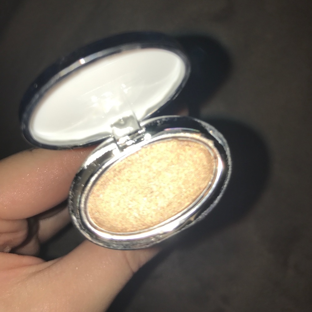 Bronzer - Picture 3 of 3