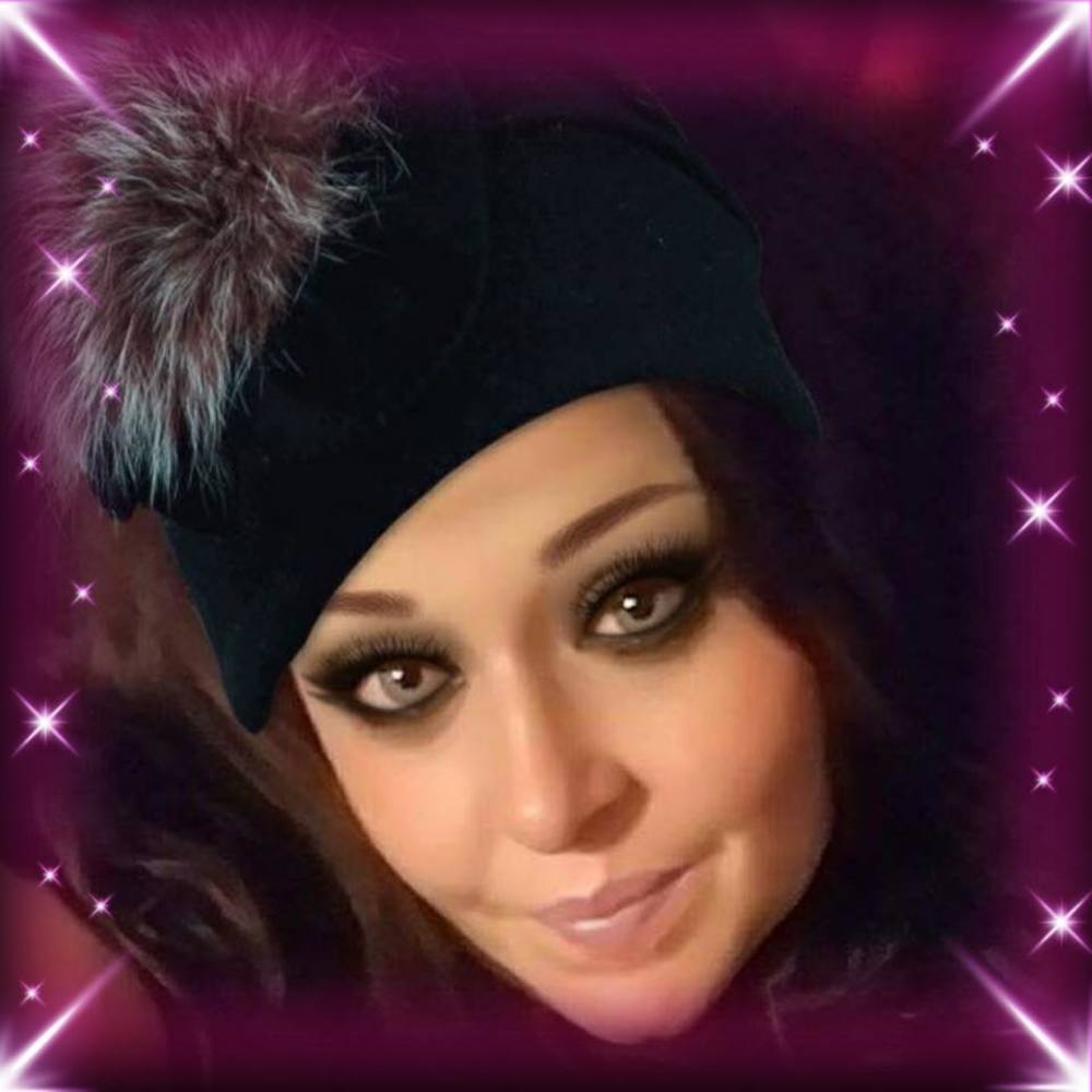 Meet your Posher, Crystal