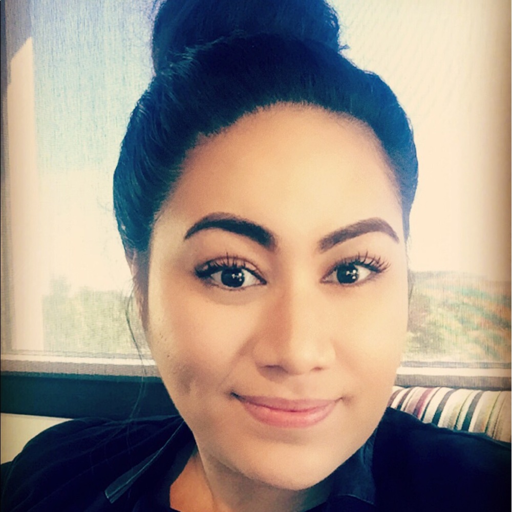 Meet your Posher, Ana-marie