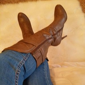 Style & Co Taupe boot