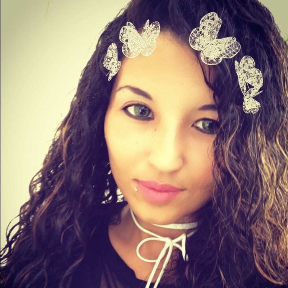 Meet your Posher, Yennifer