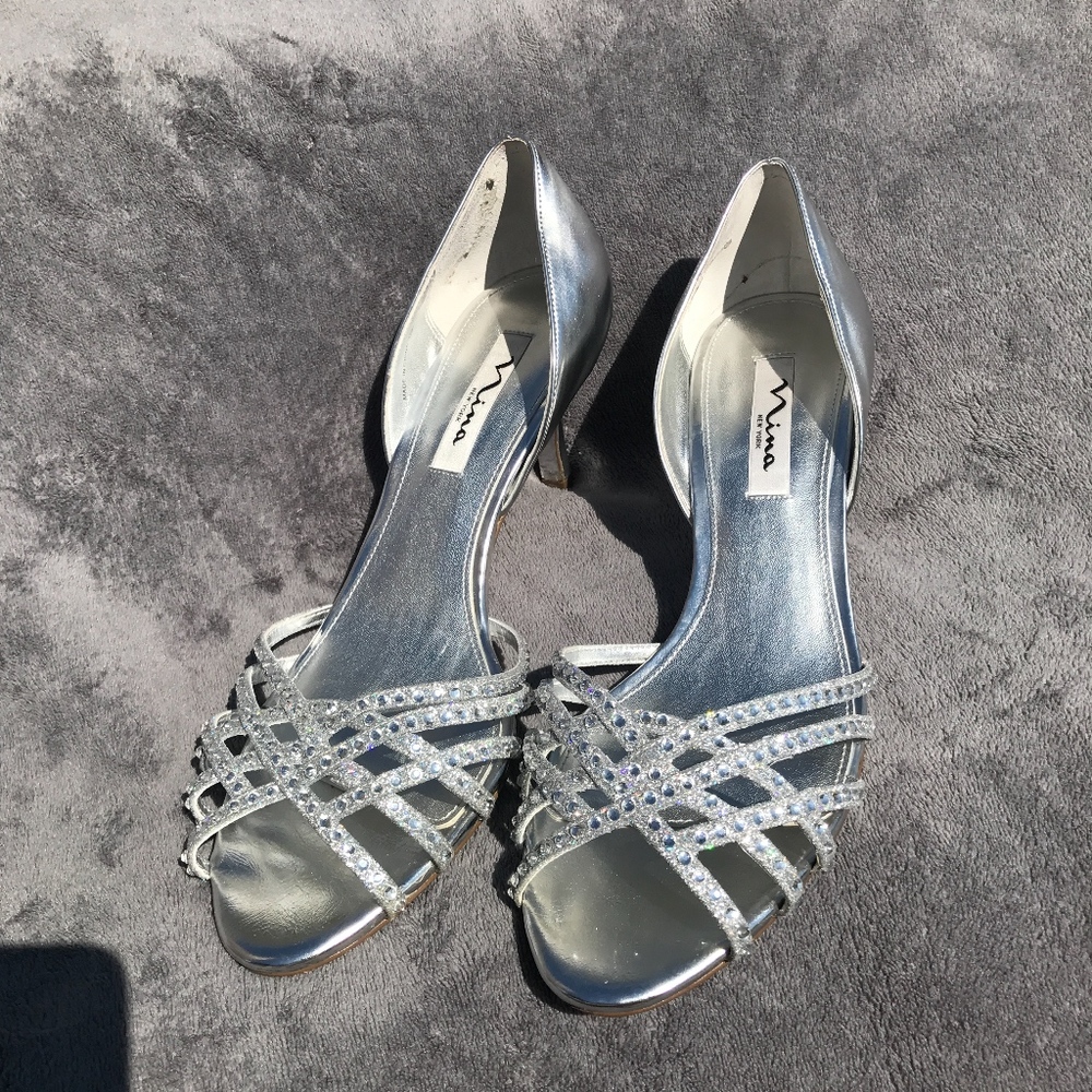 Nina NY heels size 10 3' heel. Lowest price