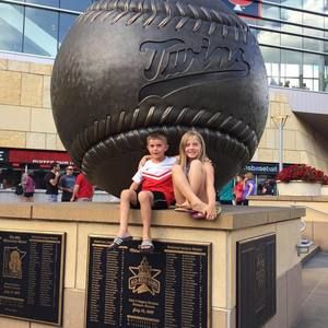 Meet your Posher, Tay