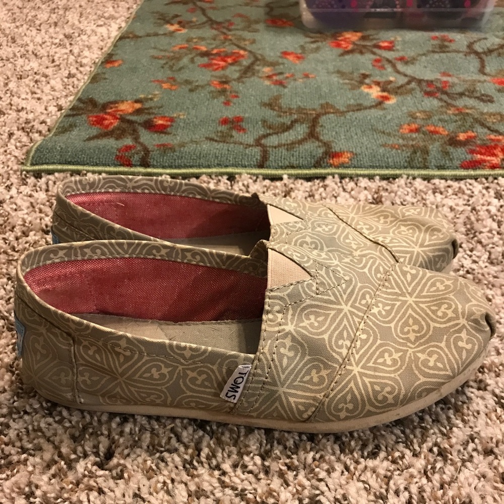 Toms shoes