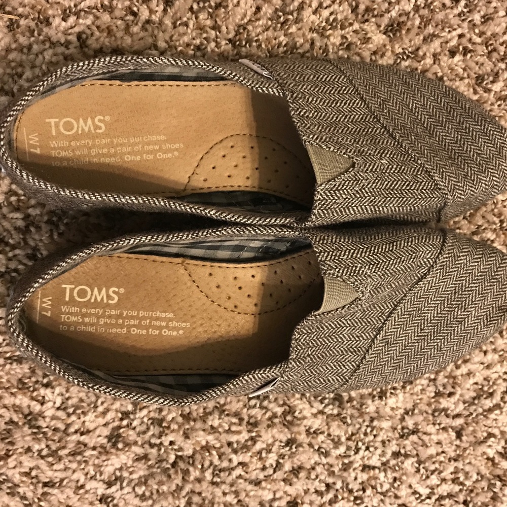 Toms shoes