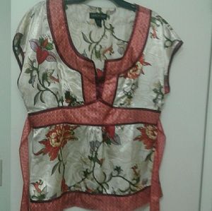 😁😁😁host's pick😀😀red/cream silky blouse