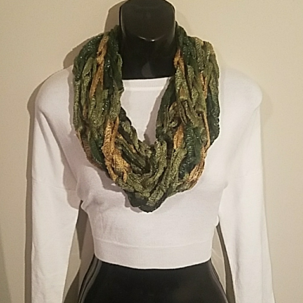 Crochet Chain Looped Scarf - Shades of Green - New