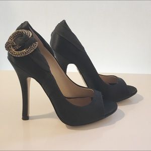 Badgley Mischka Black Satin Jeweled Brooch Pumps