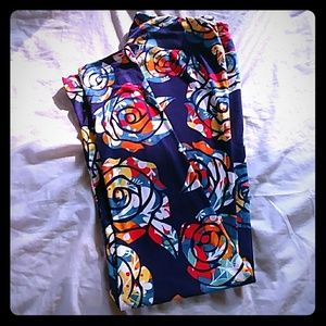 Lularoe TC Disney Roses Leggings