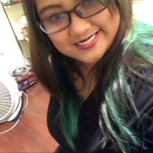 Meet your Posher, Alexia