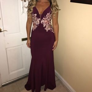 Beautiful Xscape dress!