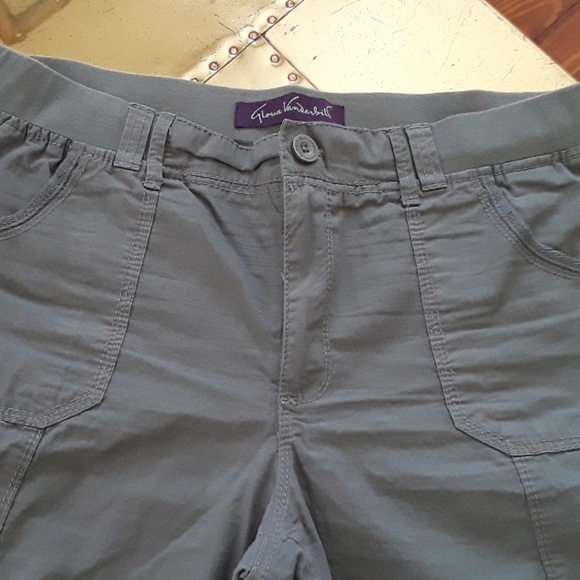 Cropped pants - Picture 2 of 3