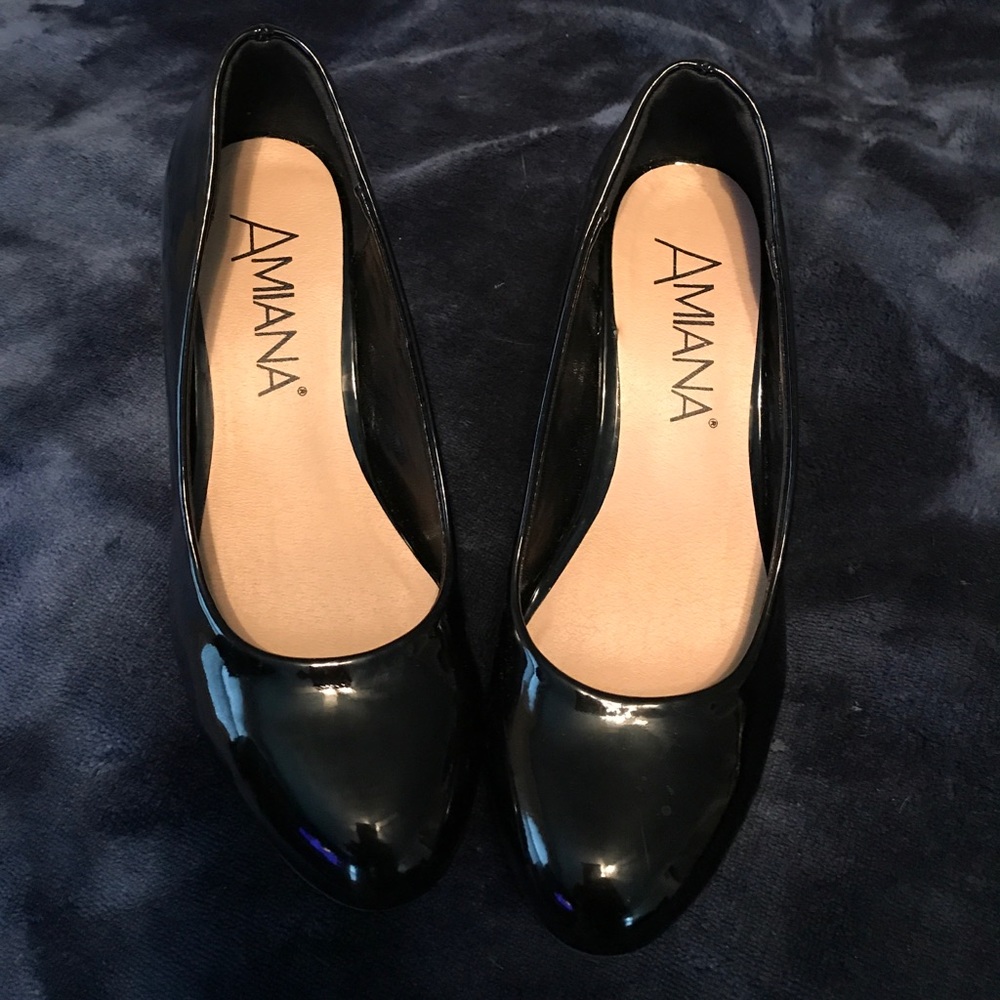 Girls size 33 leather dress shoes.