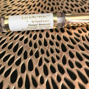 LipSense Oops remover