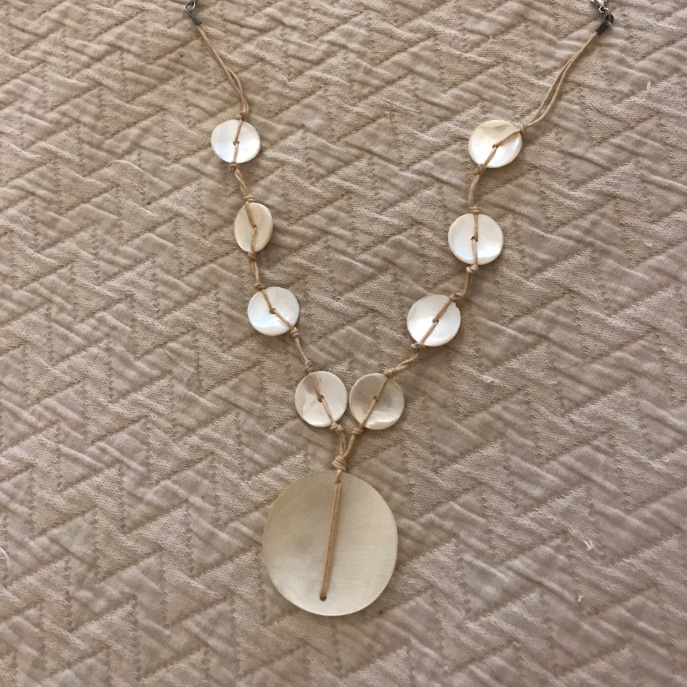 🚫SOLD🚫Shell necklace - Picture 4 of 6