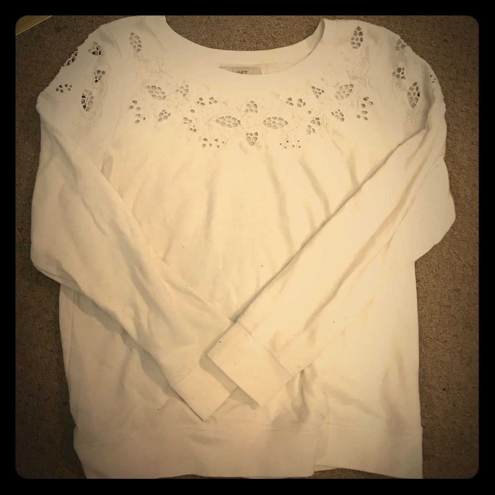 LOFT Size Large White Lace Sweatshirt ⭐️😍